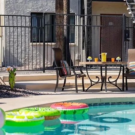 107 Fully Furnished 1Br Suite-Prime Location